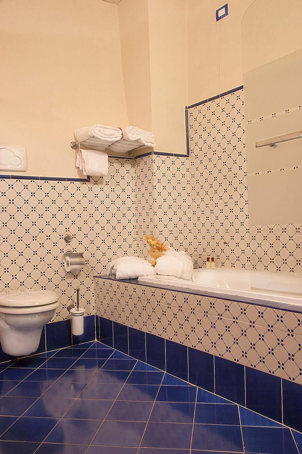 Borgo Sant'Ippolito Country Hotel Ginestra Fiorentina Exterior photo